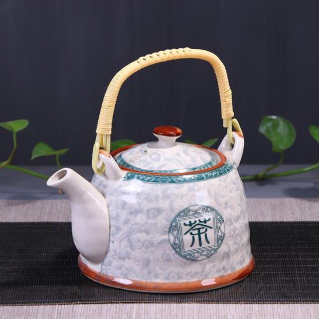 Old-fashioned cool kettle, tea ceremony, tea cup, tea maker, tea cup